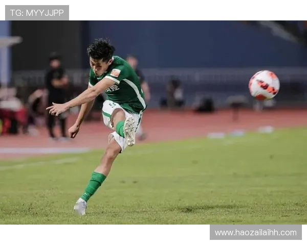 深圳足球队速度之争引发热议球迷观点各异谁能说服谁 深圳足球队速度之争引发热议球迷观点各异谁能说服谁