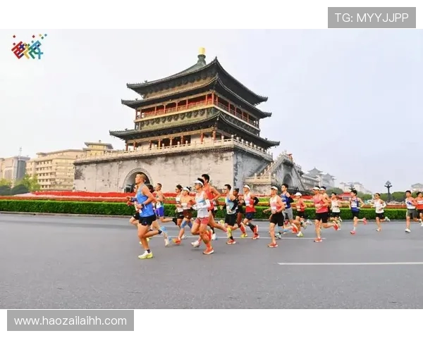 西安攀岩队勇攀高峰在城市马拉松中展现奋斗精神与团队力量 西安攀岩队勇攀高峰在城市马拉松中展现奋斗精神与团队力量