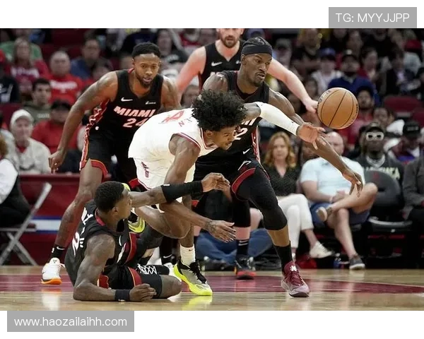 2019年火箭队与热火精彩对决回顾及赛季表现分析 2019年火箭队与热火精彩对决回顾及赛季表现分析